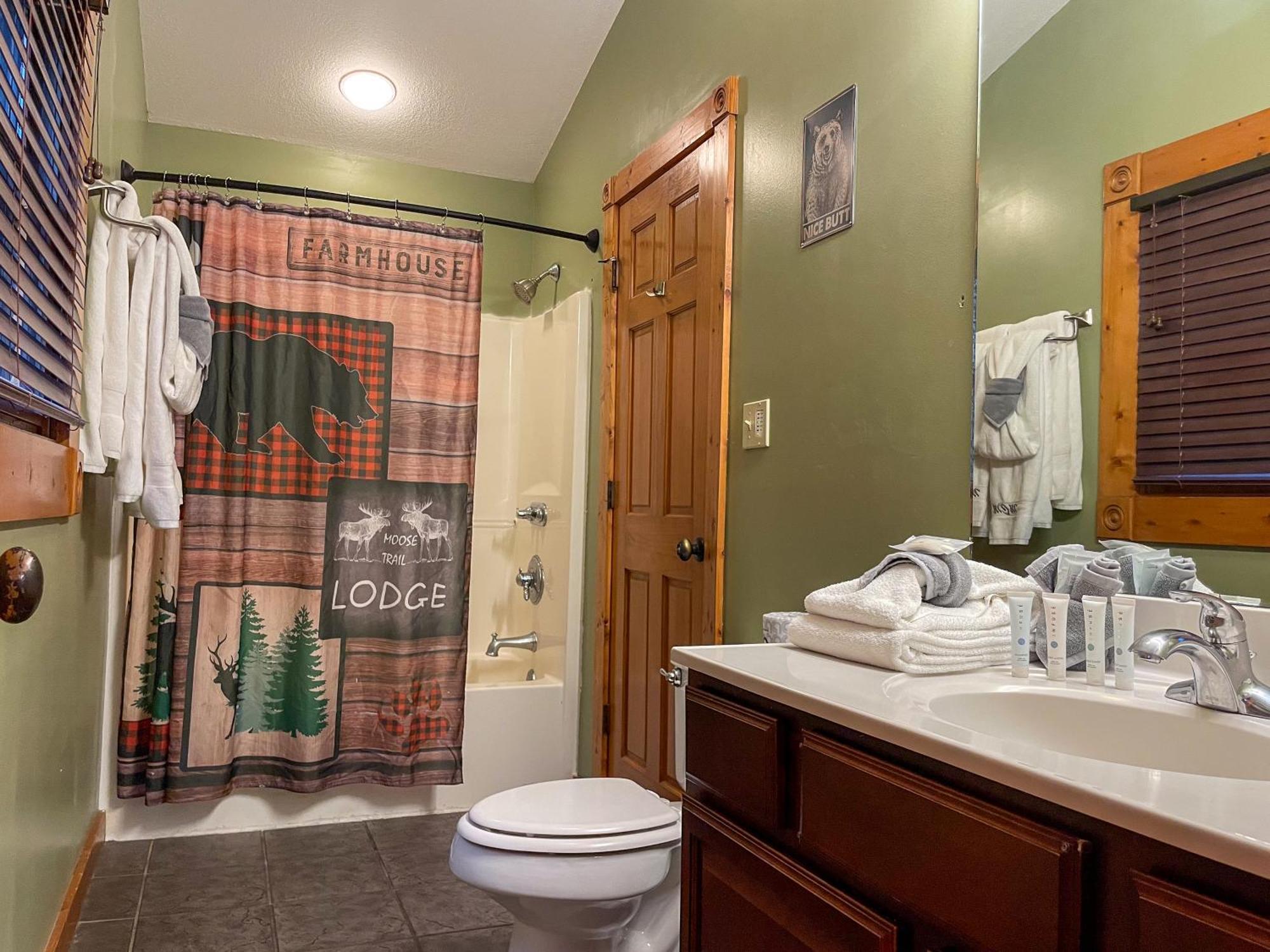Spacious Resort Log Cabin, Easy Drive, Hot Tub, Arcade Gameroom, Mountain Vibe Gatlinburg Kültér fotó