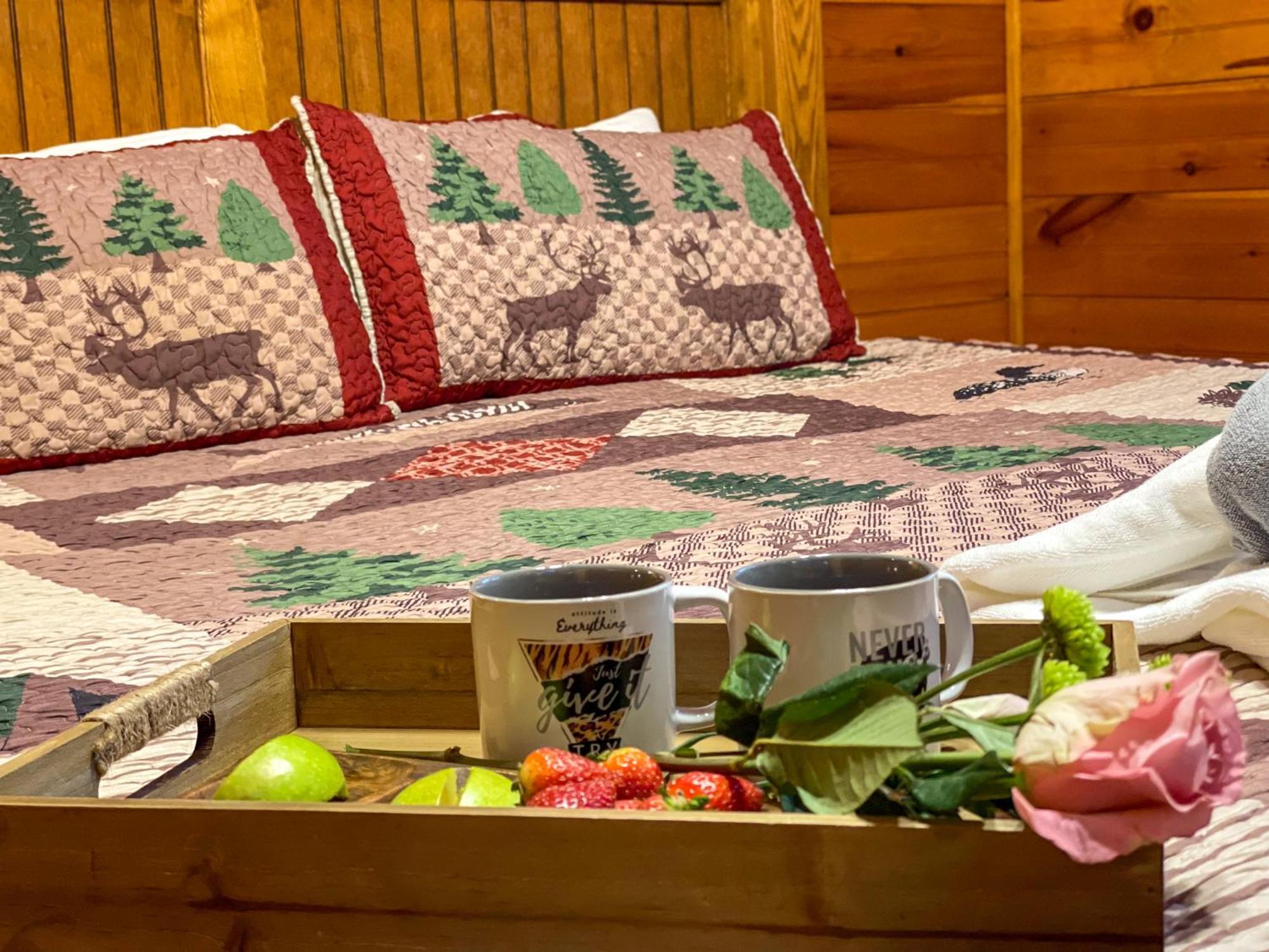 Spacious Resort Log Cabin, Easy Drive, Hot Tub, Arcade Gameroom, Mountain Vibe Gatlinburg Kültér fotó