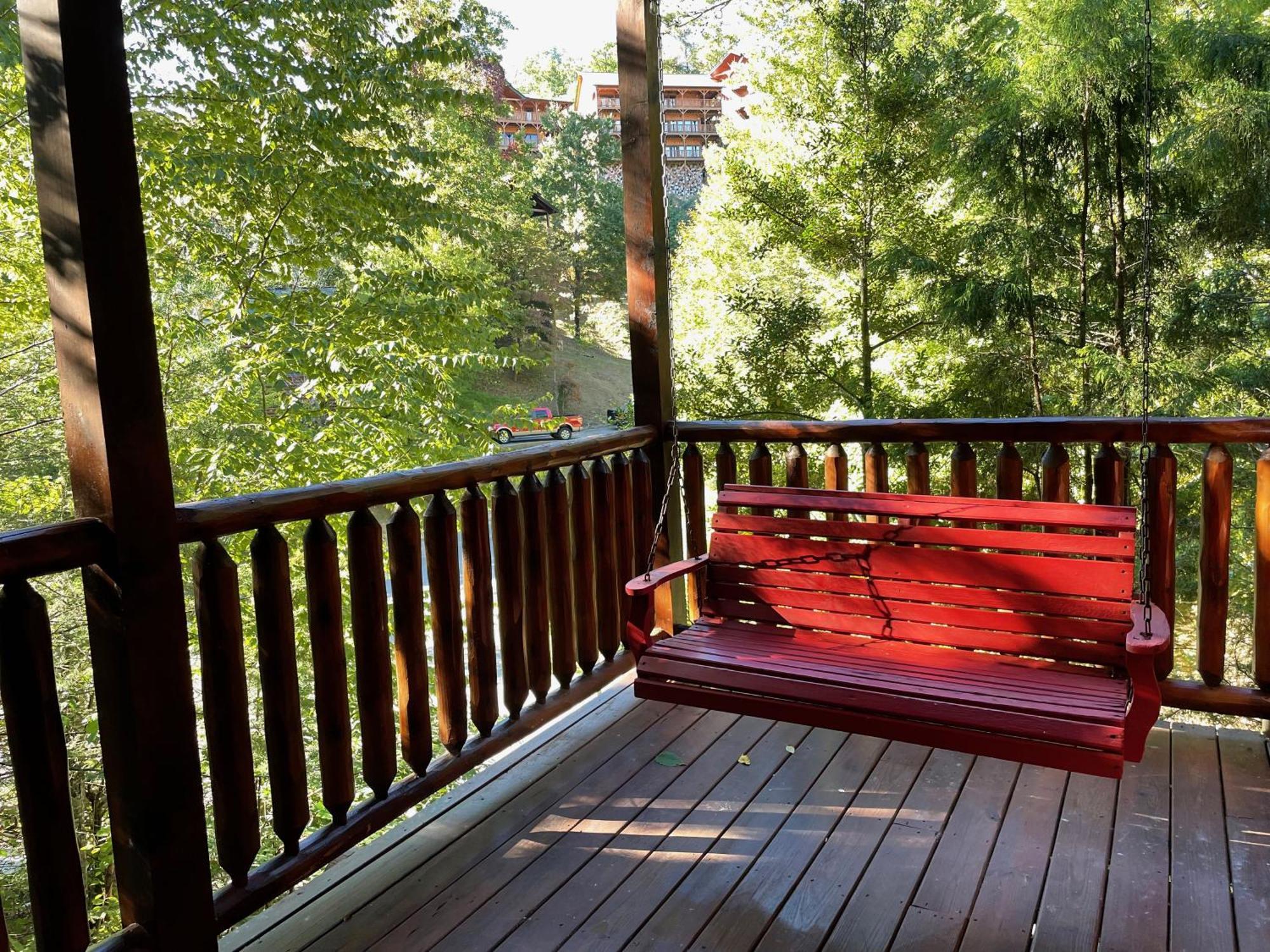 Spacious Resort Log Cabin, Easy Drive, Hot Tub, Arcade Gameroom, Mountain Vibe Gatlinburg Kültér fotó