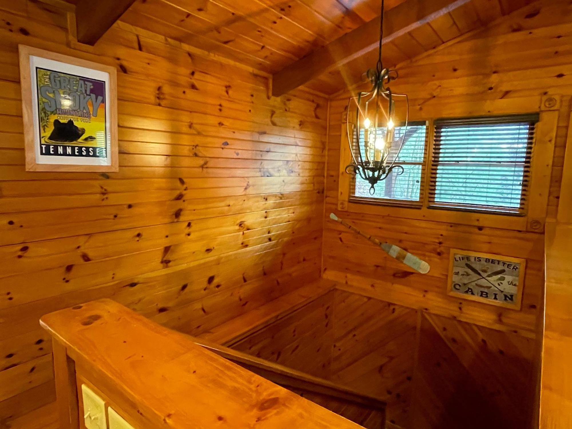 Spacious Resort Log Cabin, Easy Drive, Hot Tub, Arcade Gameroom, Mountain Vibe Gatlinburg Kültér fotó