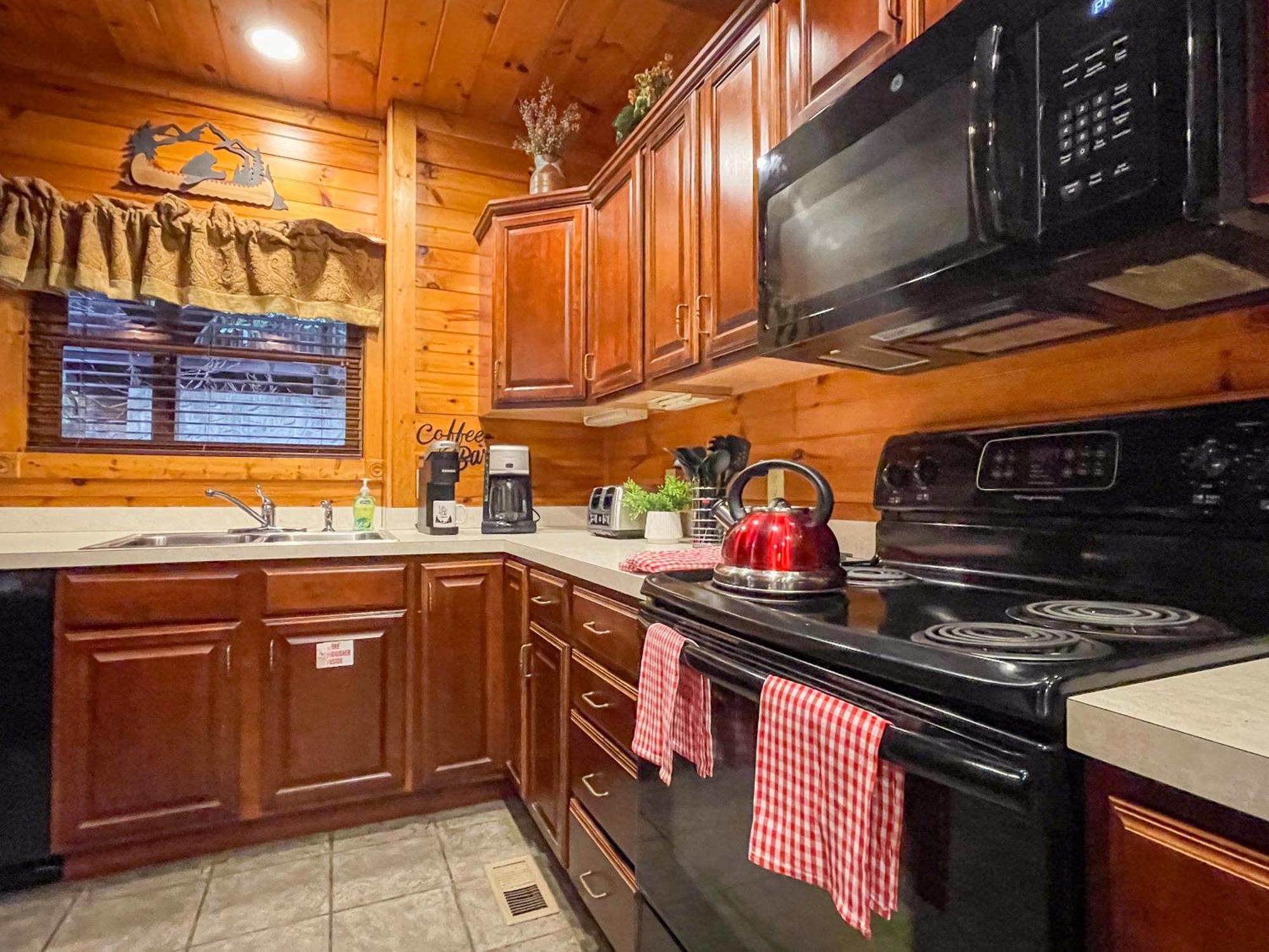 Spacious Resort Log Cabin, Easy Drive, Hot Tub, Arcade Gameroom, Mountain Vibe Gatlinburg Kültér fotó