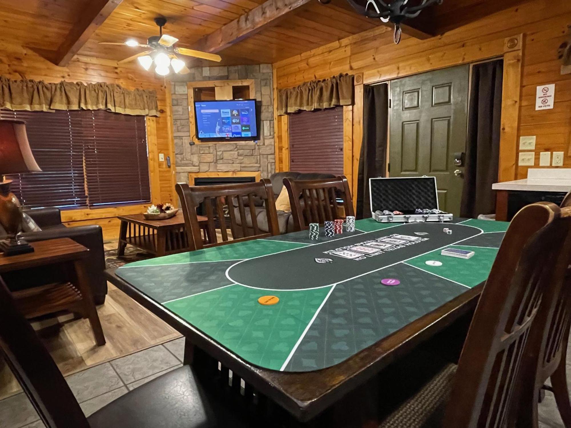 Spacious Resort Log Cabin, Easy Drive, Hot Tub, Arcade Gameroom, Mountain Vibe Gatlinburg Kültér fotó