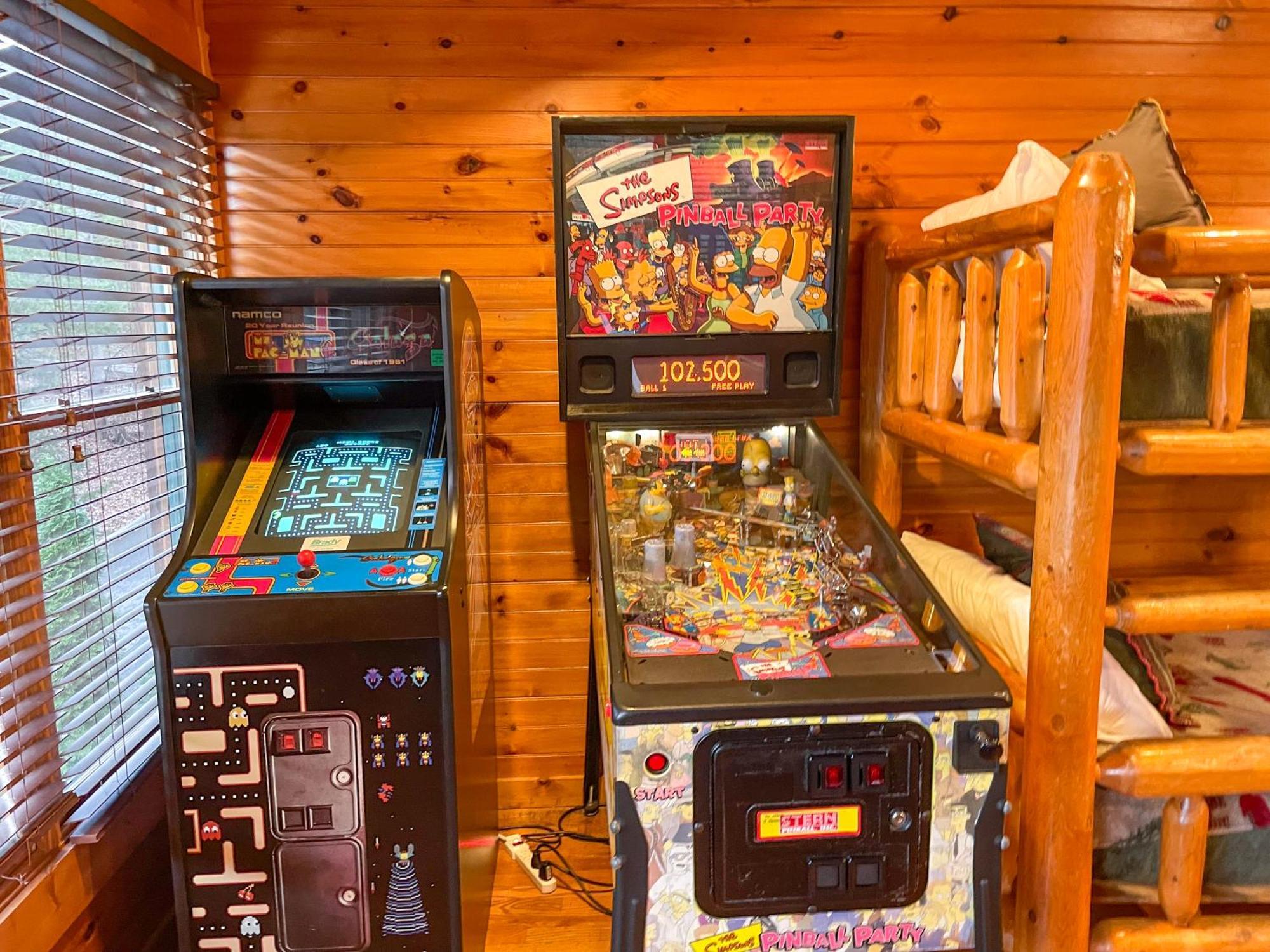 Spacious Resort Log Cabin, Easy Drive, Hot Tub, Arcade Gameroom, Mountain Vibe Gatlinburg Kültér fotó
