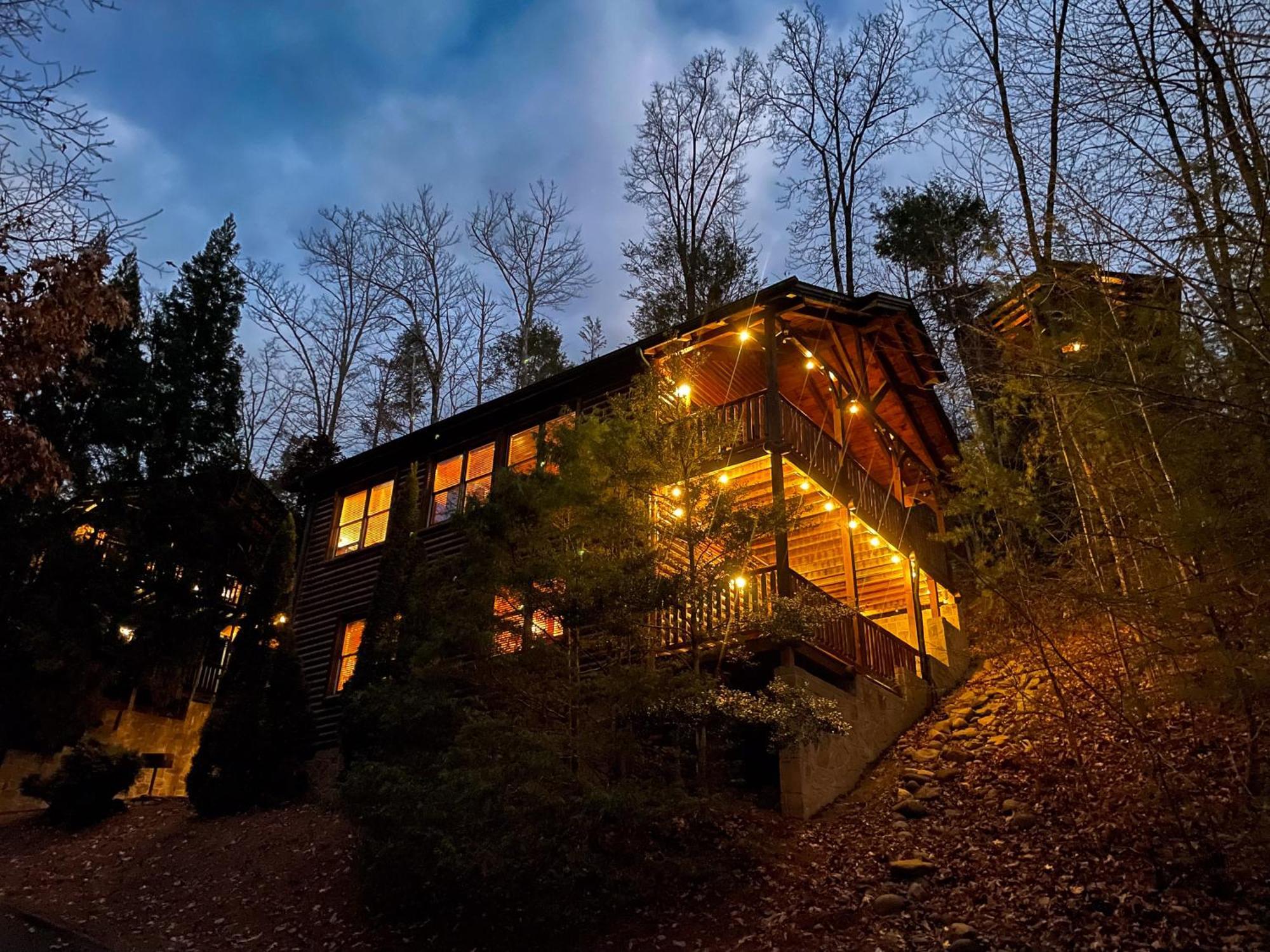 Spacious Resort Log Cabin, Easy Drive, Hot Tub, Arcade Gameroom, Mountain Vibe Gatlinburg Kültér fotó
