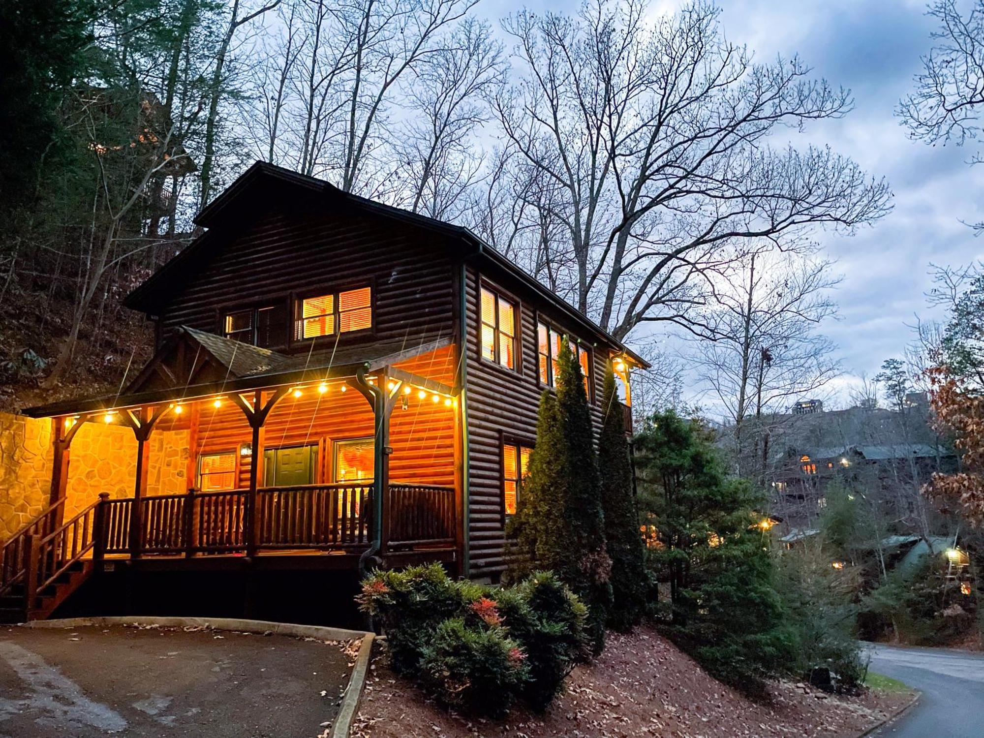 Spacious Resort Log Cabin, Easy Drive, Hot Tub, Arcade Gameroom, Mountain Vibe Gatlinburg Kültér fotó
